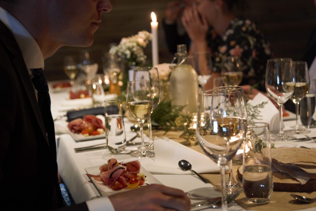Dekket bord til bryllup på Søberg Gård