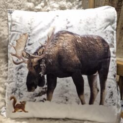 Pute med Elg i snø