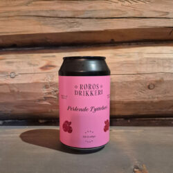 Perlende Tyttebær fra Røros Mineralvannfabrikk