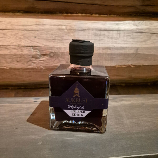 Økologisk solbæreddik fra Aukrust Gard og Urteri